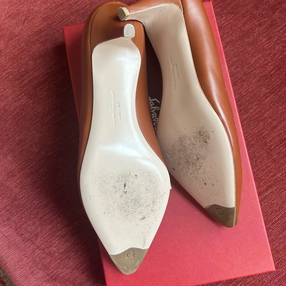 Salvatore Ferragamo Women's Brown Leather Heels. Size 9.5. - Picture 4 of 8
